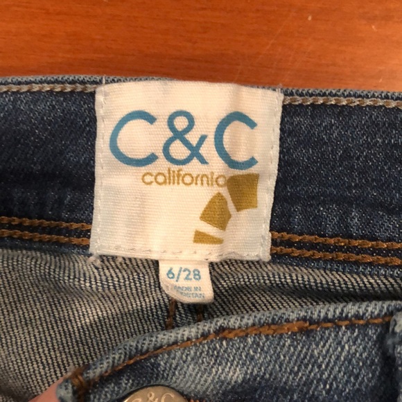 C&C California Bootcut high waisted raw hem jeans Size 6/28 - Picture 4 of 6